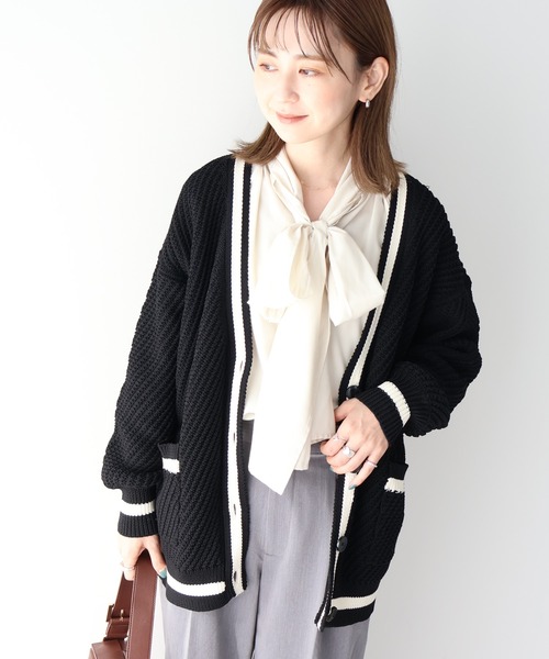 AMERICAN HOLIC(アメリカンホリック)の「エコカルットチルデンVネックニットカーディガン<エコ・軽い・ニット>(カーディガン/ボレロ・レディース・アイボリー/ブラック・L/M)」の21枚目の写真