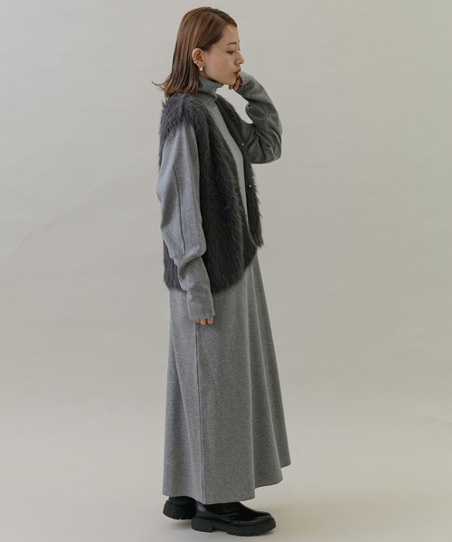 URBAN RESEARCH Sonny Label(アーバンリサーチサニーレーベル)の「フェザーニットベスト(ベスト・レディース・ベージュ系その他/チャコールグレー・FREE)」の10枚目の写真