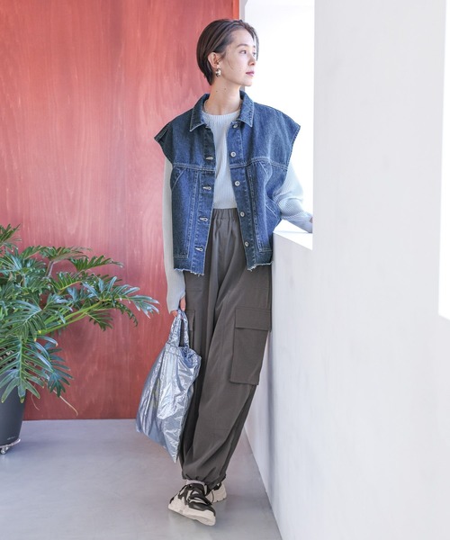 LEPSIM（レプシィム）の「ワイドカーゴポケットパンツ　987520（カーゴパンツ・レディース・カーキ/チャコールグレー/サックスブルー/アイボリー・FREE）」の9枚目の写真