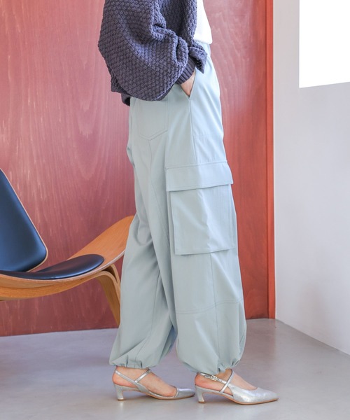 LEPSIM（レプシィム）の「ワイドカーゴポケットパンツ　987520（カーゴパンツ・レディース・カーキ/チャコールグレー/サックスブルー/アイボリー・FREE）」の19枚目の写真