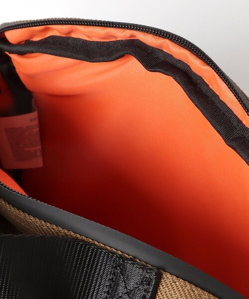 UNIVERSAL OVERALL（ユニバーサルオーバーオール）の「【UNIVERSAL OVERALL】ユーティリティ ショルダーバッグ 6L（ショルダーバッグ・メンズ・ブラック/ベージュ/カーキ/ネイビー・FREE）」の16枚目の写真