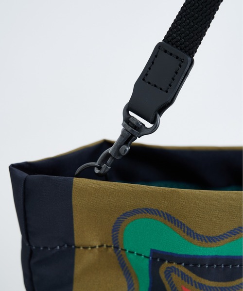 TOGA VIRILIS（トーガ ビリリース）の「Print tote bag