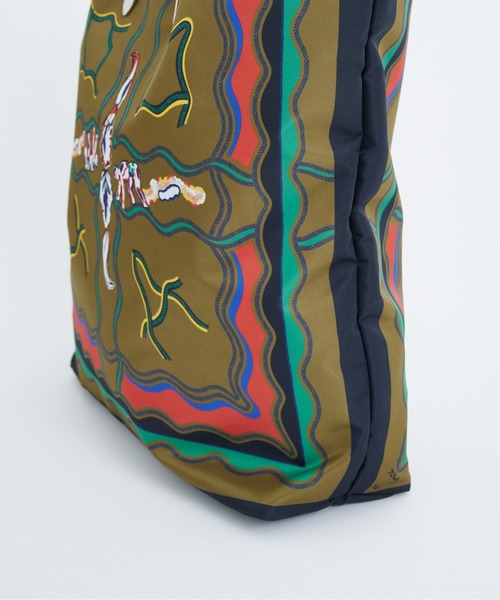 TOGA VIRILIS（トーガ ビリリース）の「Print tote bag（ショルダーバッグ・メンズ・ライトブルー/カーキ・FREE）」の14枚目の写真