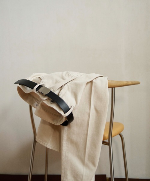 Mila Owen(ミラオーウェン)の「マムテーパードデニムパンツ【手洗い可能】(デニムパンツ・レディース・ブルー/アイボリー/ブラック・0/1)」の2枚目の写真