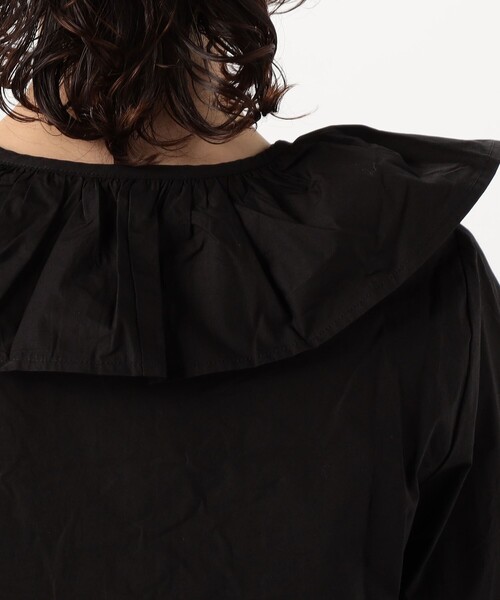 GANNI(ガニー)の「GANNI COTTON POPLIN RUFFLE Vネックブラウス(シャツ/ブラウス・レディース・ホワイト/ブラック・34)」の8枚目の写真