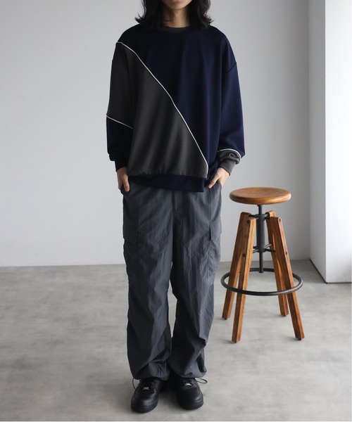 CREARE -LINO-（クレアーレリノ）の「ダンボール オーバーサイズ ライン 配色切替 プロオーバー<ユニセックス>（スウェット・メンズ・ブラック/オフホワイト/ネイビー・M/L）」の14枚目の写真