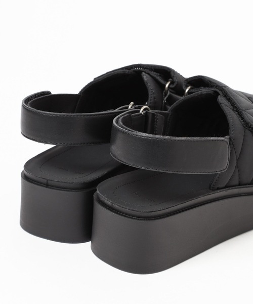 niko and...（ニコアンド）の「オリジナルキルティングサンダル（サンダル・レディース・ブラック/アイボリー・LARGE/MEDIUM/SMALL）」の4枚目の写真