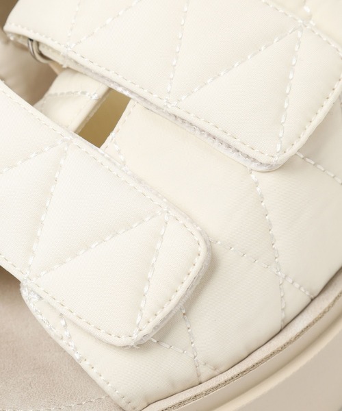 niko and...（ニコアンド）の「オリジナルキルティングサンダル（サンダル・レディース・ブラック/アイボリー・LARGE/MEDIUM/SMALL）」の6枚目の写真