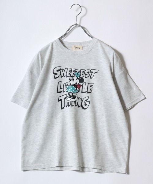 Disney（ディズニー）の「DISNEY（ディズニー）キャラクタープリント・ワンポイント半袖Tシャツ レディース/ミッキーマウス/ミニーマウス（Tシャツ/カットソー・レディース・ダークブルー/ネイビー/モカ/ブルー系その他/ホワイト系その他/ワインレッド/グリーン/グレイッシュベージュ/アイボリー/ホワイト系その他2/グレー/レモンイエロー・M/L）」の3枚目の写真