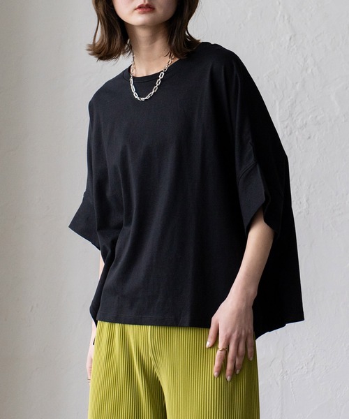VitaFelice(ヴィータフェリーチェ)の「ドルマンワイドカットソー(Tシャツ/カットソー・レディース・チャコール/グリーン系その他/ブラック/イエロー系その他/ピンク系その他/オフホワイト/ブルー系・FREE)」の2枚目の写真