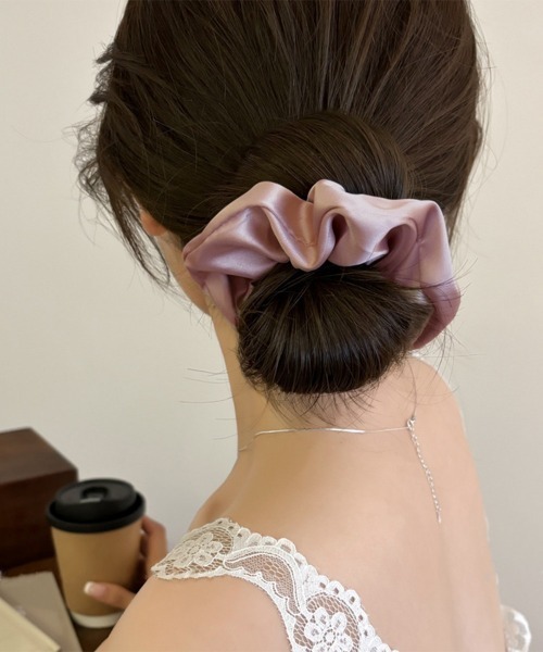 Miniministore（ミニミニストア）の「サテンヘアゴム シュシュ韓国風 無地7色（シュシュ・レディース・ブラウン/グレー/ブラック/ピンク/アイボリー/ライトブラウン・FREE）」の6枚目の写真