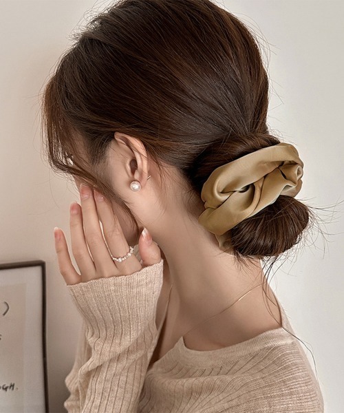 Miniministore（ミニミニストア）の「サテンヘアゴム シュシュ韓国風 無地7色（シュシュ・レディース・ブラウン/グレー/ブラック/ピンク/アイボリー/ライトブラウン・FREE）」の5枚目の写真