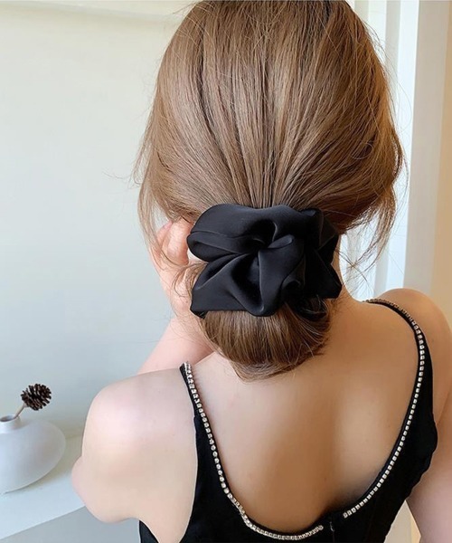 Miniministore（ミニミニストア）の「サテンヘアゴム シュシュ韓国風 無地7色（シュシュ・レディース・ブラウン/グレー/ブラック/ピンク/アイボリー/ライトブラウン・FREE）」の3枚目の写真