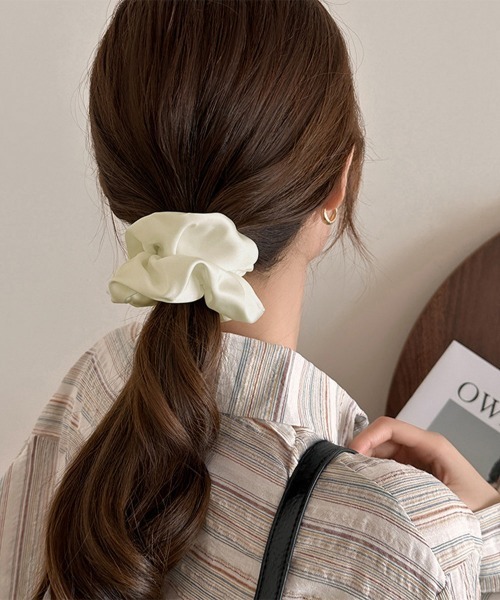 Miniministore（ミニミニストア）の「サテンヘアゴム シュシュ韓国風 無地7色（シュシュ・レディース・ブラウン/グレー/ブラック/ピンク/アイボリー/ライトブラウン・FREE）」の14枚目の写真