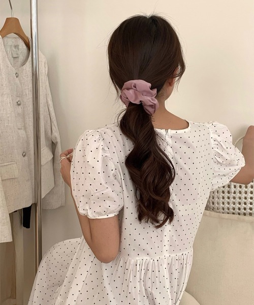 Miniministore（ミニミニストア）の「サテンヘアゴム シュシュ韓国風 無地7色（シュシュ・レディース・ブラウン/グレー/ブラック/ピンク/アイボリー/ライトブラウン・FREE）」の17枚目の写真