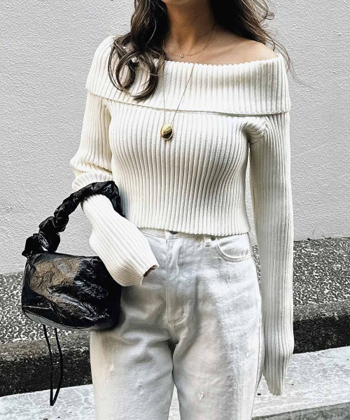 esutoreja（エストレジャ）の「オフショルダーニット（ニット/セーター・レディース・ホワイト/レッド/ブラック/スミクロ・FREE）」の2枚目の写真