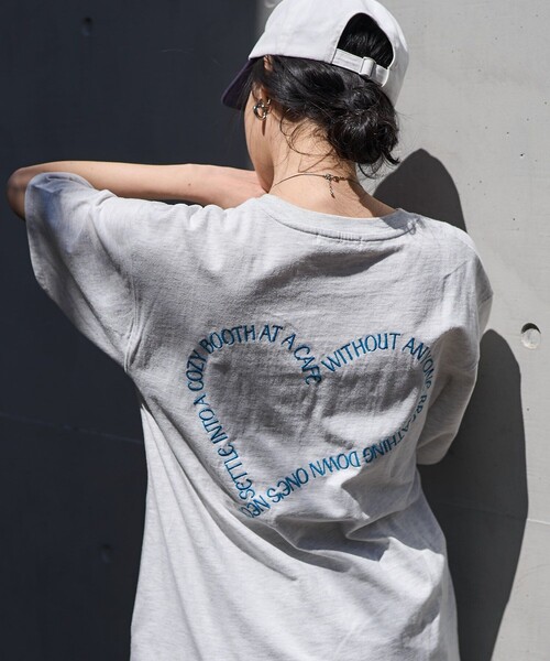 ami ハート刺繍 Tシャツ クリーム　タグ付き ami ハート刺繍 Tシャツ クリーム タグ付き - メルカリ