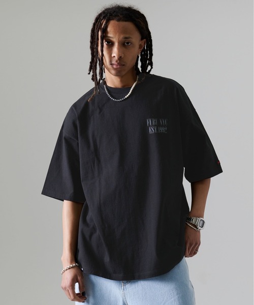 FUBU（ フブ）の「FUBU フブ ブランド ロゴ NY ニューヨーク バックプリント アメカジ 半袖 Tシャツ ティーシャツ（Tシャツ/カットソー・メンズ・ブラック/ホワイト・XL/L/M/XXL）」の14枚目の写真