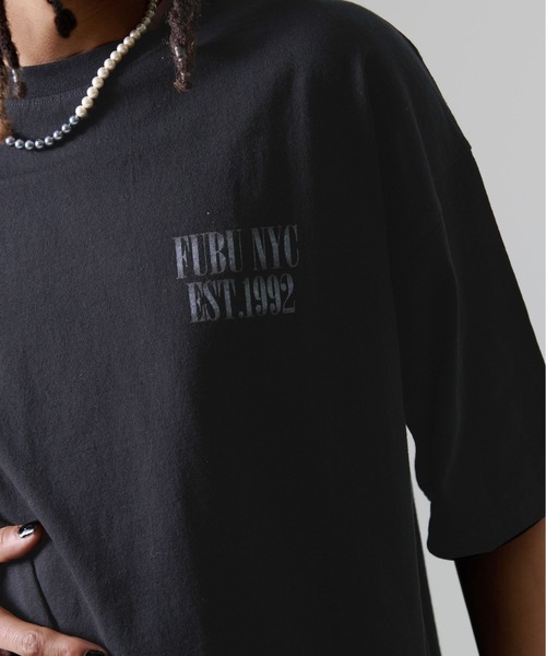 FUBU（ フブ）の「FUBU フブ ブランド ロゴ NY ニューヨーク バックプリント アメカジ 半袖 Tシャツ ティーシャツ（Tシャツ/カットソー・メンズ・ブラック/ホワイト・XL/L/M/XXL）」の19枚目の写真