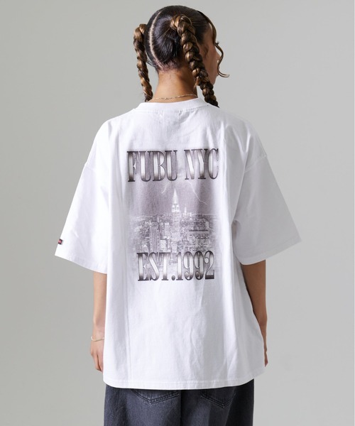 FUBU（ フブ）の「FUBU フブ ブランド ロゴ NY ニューヨーク バックプリント アメカジ 半袖 Tシャツ ティーシャツ（Tシャツ/カットソー・メンズ・ブラック/ホワイト・XL/L/M/XXL）」の8枚目の写真