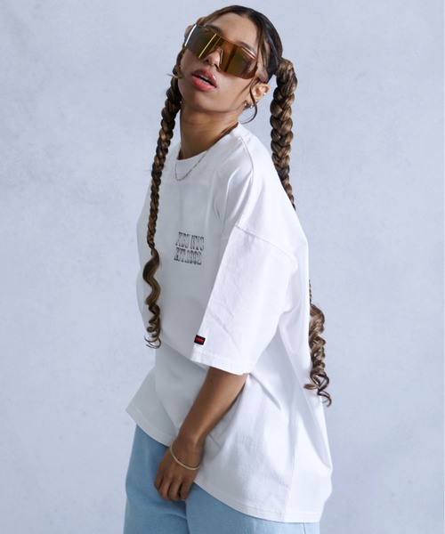 FUBU（ フブ）の「FUBU フブ ブランド ロゴ NY ニューヨーク バックプリント アメカジ 半袖 Tシャツ ティーシャツ（Tシャツ/カットソー・メンズ・ブラック/ホワイト・XL/L/M/XXL）」の6枚目の写真