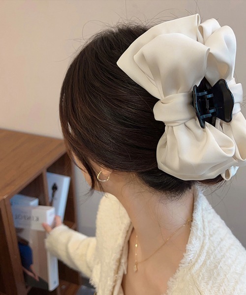 Miniministore(ミニミニストア)の「ビッグリボン ヘアクリップ レディース(バレッタ/ヘアクリップ・レディース・オフホワイト/ブラック・FREE)」の6枚目の写真