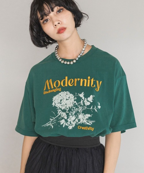 PAGEBOY（ページボーイ）の「シルエットフラワーロゴT（Tシャツ/カットソー・レディース・グリーン/チャコールグレー/オフホワイト・FREE）」の3枚目の写真
