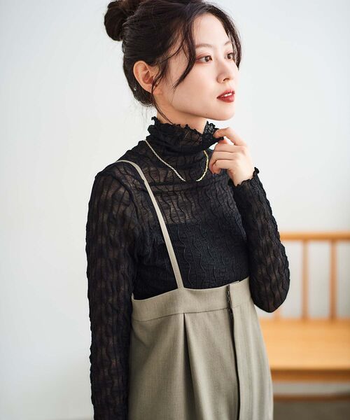 le.coeur blanc(ルクールブラン)の「ウエーブ柄シアータートル(Tシャツ/カットソー・レディース・アイボリー/ブラック・38)」の4枚目の写真