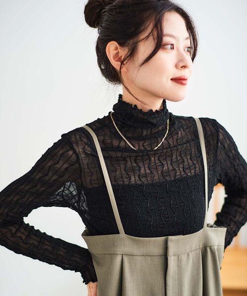 le.coeur blanc(ルクールブラン)の「ウエーブ柄シアータートル(Tシャツ/カットソー・レディース・アイボリー/ブラック・38)」の6枚目の写真