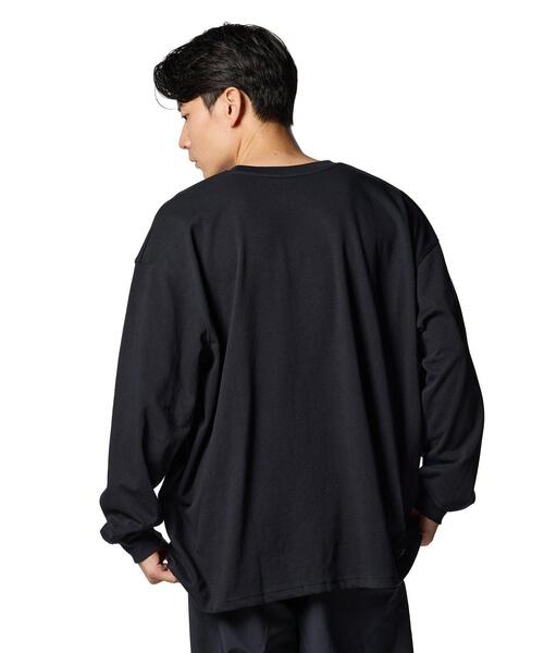 UNDER ARMOUR(アンダーアーマー)の「UAヘビーウェイト コットン ロングスリーブTシャツ(トレーニング/メンズ)(Tシャツ/カットソー・メンズ・ブラック・3XL/L/M/XL/2XL/S)」の2枚目の写真