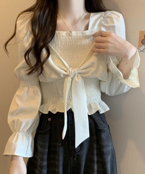 Achic(アシック)の「スクエアネック胸リボンブラウス(Tシャツ/カットソー・レディース・ブラック/アイボリー/ホワイト・M)」の3枚目の写真