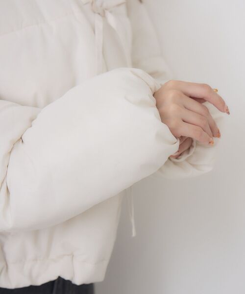 ems excite（エムズエキサイト）の「フロントリボン中綿BZ（ブルゾン・レディース・ピンク/ブラック/ナチュラル・FREE）」の7枚目の写真