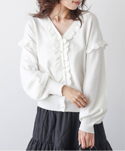 Lajour(ラジュール)の「日本製Vネックニットカーディガン(カーディガン/ボレロ・レディース・ホワイト/ブラック・フリー)」の2枚目の写真