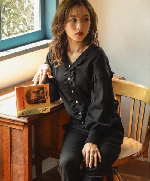 Lajour(ラジュール)の「日本製Vネックニットカーディガン(カーディガン/ボレロ・レディース・ホワイト/ブラック・フリー)」の3枚目の写真