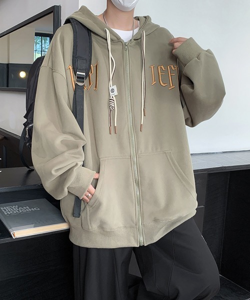 FVLMEN(フルメン)の「【FVLMEN】logo embroidery zip parka/ロゴ 刺繍 ジップ パーカー(パーカー・メンズ・ブラック/ベージュ/カーキ・MEDIUM/LARGE/X-LARGE)」の18枚目の写真