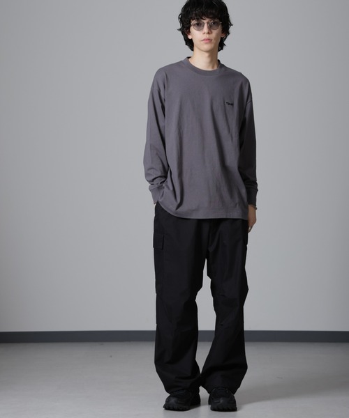 PENNEYS(ぺニーズ)の「PENNEYS/PENNEYS BLACK ワンポイントTシャツ長袖(Tシャツ/カットソー・メンズ・チャコール/ホワイト・M/L)」の14枚目の写真