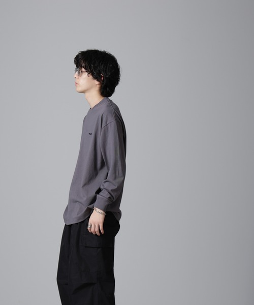 PENNEYS(ぺニーズ)の「PENNEYS/PENNEYS BLACK ワンポイントTシャツ長袖(Tシャツ/カットソー・メンズ・チャコール/ホワイト・M/L)」の12枚目の写真