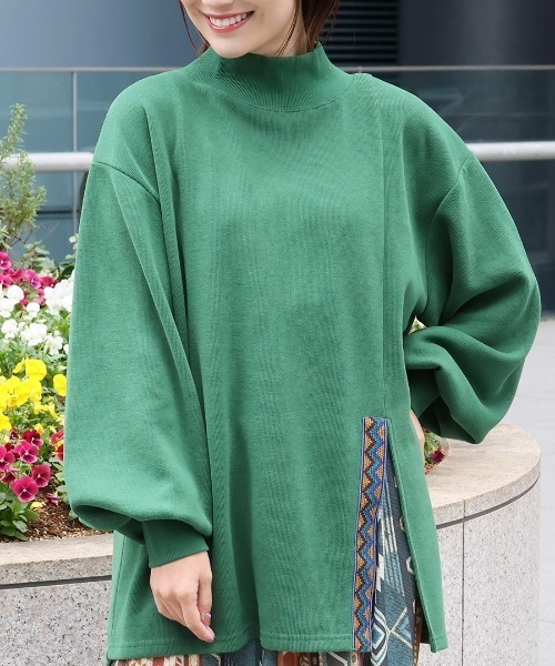 チチカカ(チチカカ)の「アシメスリットプルオーバー(Tシャツ/カットソー・レディース・ベージュ/グリーン/パープル/ブラック・FREE)」の1枚目の写真