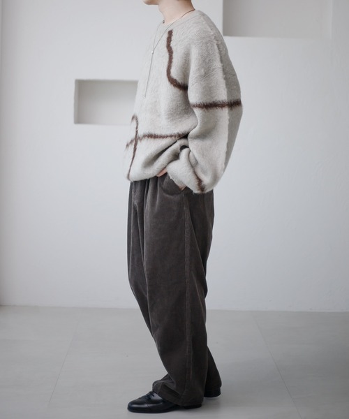 epnok(エプノック)の「コーデュロイワイドパンツ(その他パンツ・メンズ・ブラック/オフホワイト/チャコールグレー・マルチサイズ)」の4枚目の写真