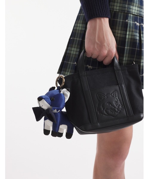 メゾンキツネ FESTIVE フォックス バッグ チャーム ネイビー Maison Kitsune(メゾンキツネ)の「FESTIVE FOX BAG CHARM