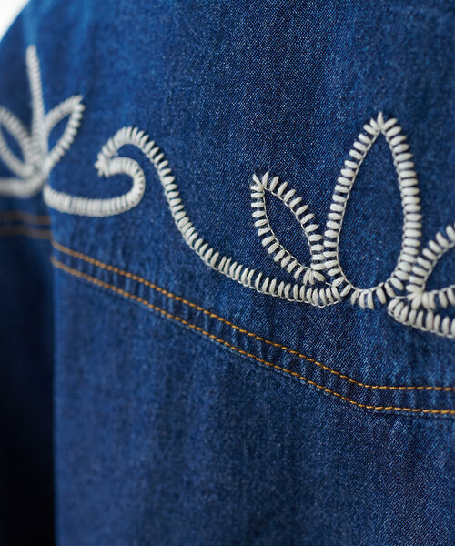 DISCOAT(ディスコート)の「デニム刺繍ウエスタンシャツ(シャツ/ブラウス・レディース・ネイビー/ブルー・FREE)」の20枚目の写真