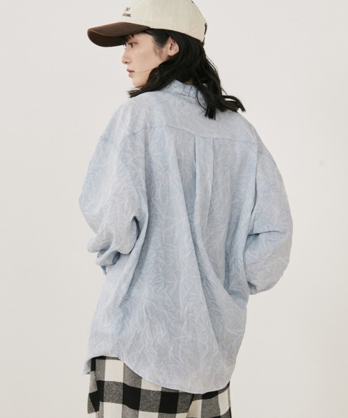 MERLOT（メルロー）の「オーバーサイズワッシャーカラーシャツ/秋服（シャツ/ブラウス・レディース・ブルー/イエロー・FREE）」の15枚目の写真