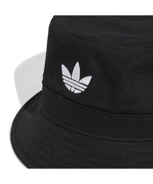 adidas(アディダス)の「adidas Originals ADICOLOR BUCKET HAT(アディダス オリジナルス アディカラー トレフォイル バケットハット)(ハット・メンズ・ブラック/ホワイト・SMALL/LARGE/MEDIUM)」の4枚目の写真