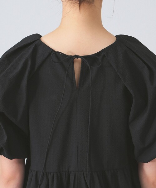 Ray BEAMS（レイビームス）の「サッカー パフスリーブ Vネック ワンピース（ワンピース・レディース・ブラック/イエロー・1/0）」の18枚目の写真