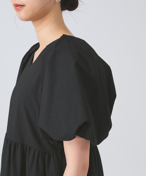 Ray BEAMS（レイビームス）の「サッカー パフスリーブ Vネック ワンピース（ワンピース・レディース・ブラック/イエロー・1/0）」の19枚目の写真