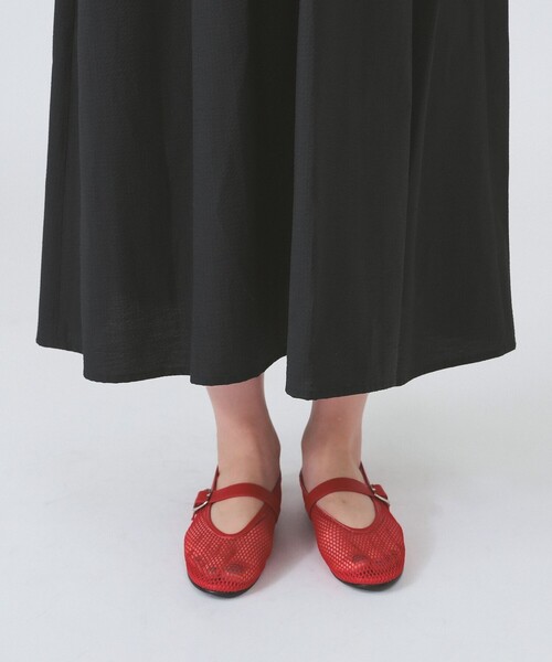 Ray BEAMS（レイビームス）の「サッカー パフスリーブ Vネック ワンピース（ワンピース・レディース・ブラック/イエロー・1/0）」の20枚目の写真