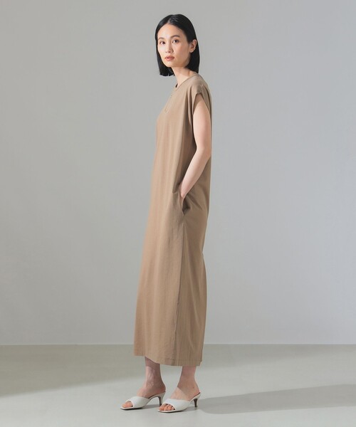 ATON（エイトン）の「【別注】ATON / DRY COTTON JERSEY ワンピース [洗える]（ワンピース・レディース・ブラック/ベージュ/レッド・ONE SIZE）」の9枚目の写真