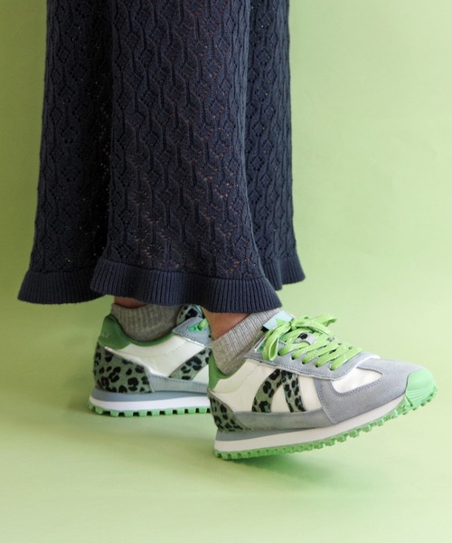 ASFVLT(アスファルト)の「ASFVLT (アスファルト) / ローカットスニーカー GATE(スニーカー・レディース・ブルー系/ベージュ系2/ベージュ系/レッド/グリーン/ホワイト/ベージュ系3/ブルー/ブラック/ベージュ系1/ホワイト×グレー/グレー×ピンク・40/39/38/37/41/45/44/43/42/36)」の20枚目の写真