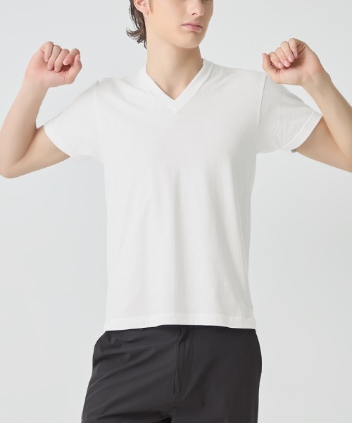 BODY WILD(ボディーワイルド)の「BODY WILD/ボディワイルド Vネック Tシャツ 抗菌防臭加工 2枚組 綿100%(Tシャツ/カットソー・メンズ・ホワイト/ブラック/杢グレー・MEDIUM/LARGE/X-LARGE)」の4枚目の写真
