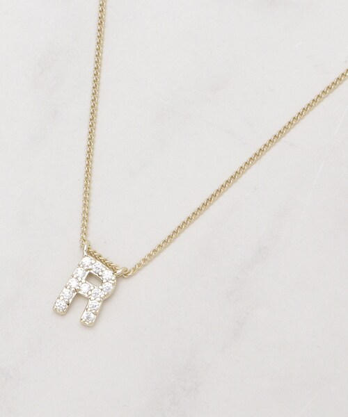 SHOO・LA・RUE（シューラルー）の「【イニシャル】プチペンダントネックレス（ネックレス・レディース・ゴールド系5/ゴールド系2/ゴールド系4/ゴールド系/ゴールド系1/ゴールド系3・00）」の4枚目の写真